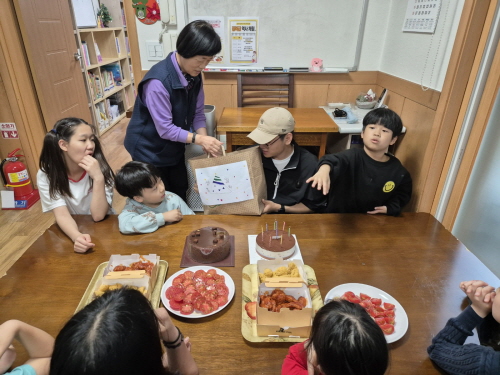 4월 생일잔치KakaoTalk_20240528_163426187_02.jpg