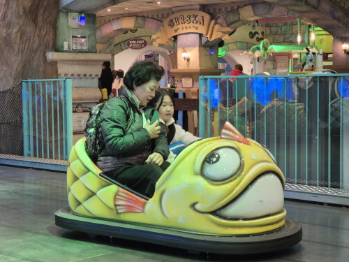 롯데월드KakaoTalk_20250311_105205172_03 (1).jpg