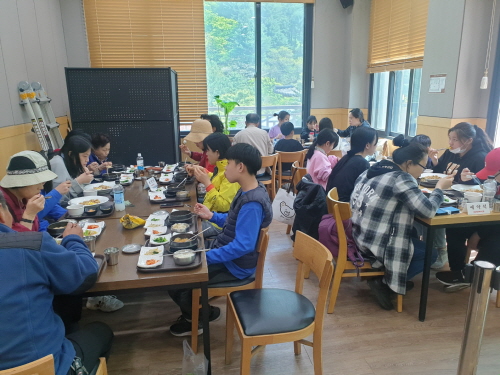 5월 가족KakaoTalk_20230516_190057761_11.jpg